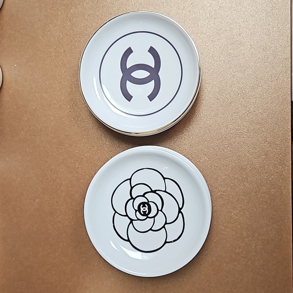 Small Chanel dish (2 styles) - Picture 1 of 5